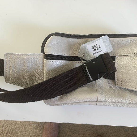 COWHIDE Leather Fanny Pack White - Picture 11 of 16